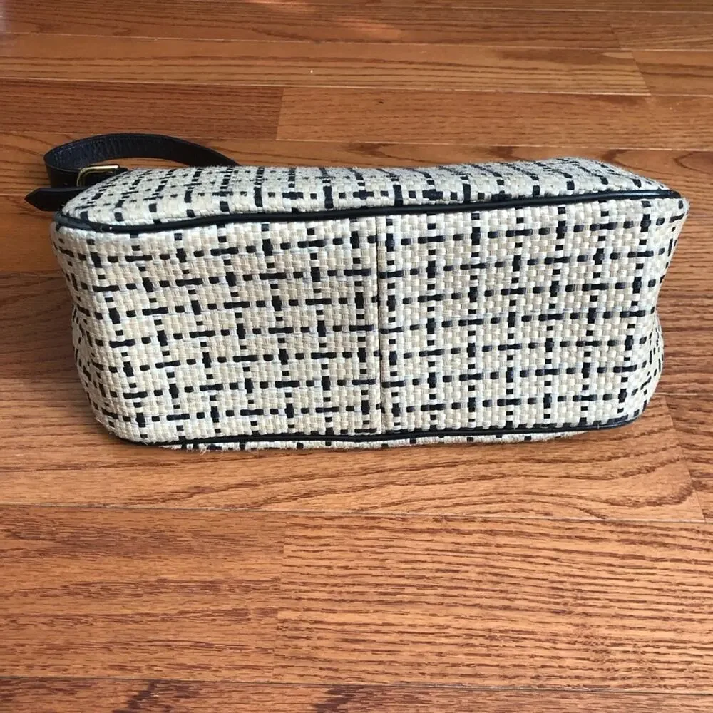 Samantha Thavasa Authentic Raffia Casual Classic Blue Cream Shoulder Hobo Bag